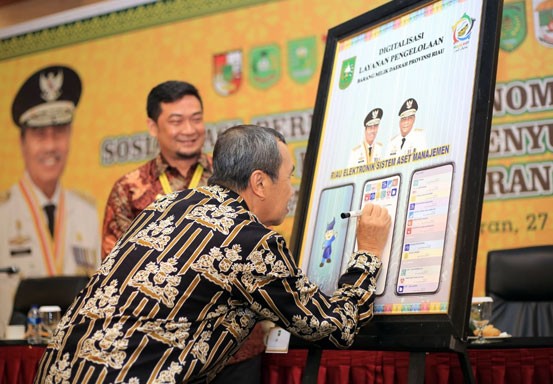 Riau Menjadi Provinsi Pertama, Gubri Luncurkan Layanan Digital RESAM